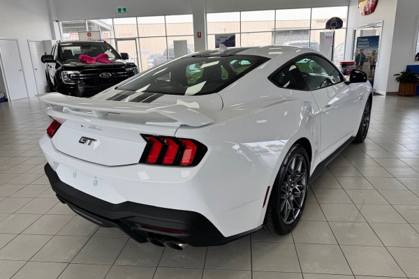 2025 Ford Mustang FO GT Hatch Image 7