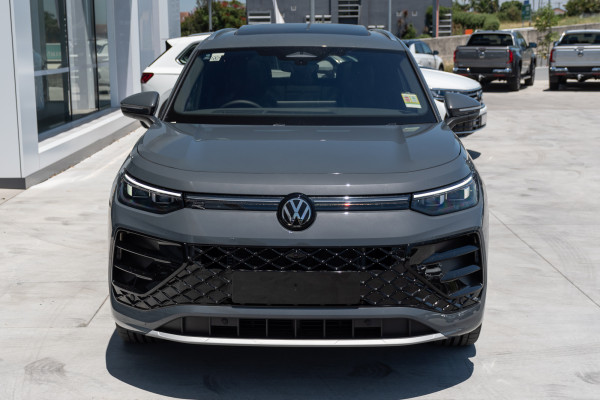 2025 Volkswagen Tayron R4 195TSI R-Line SUV image 4