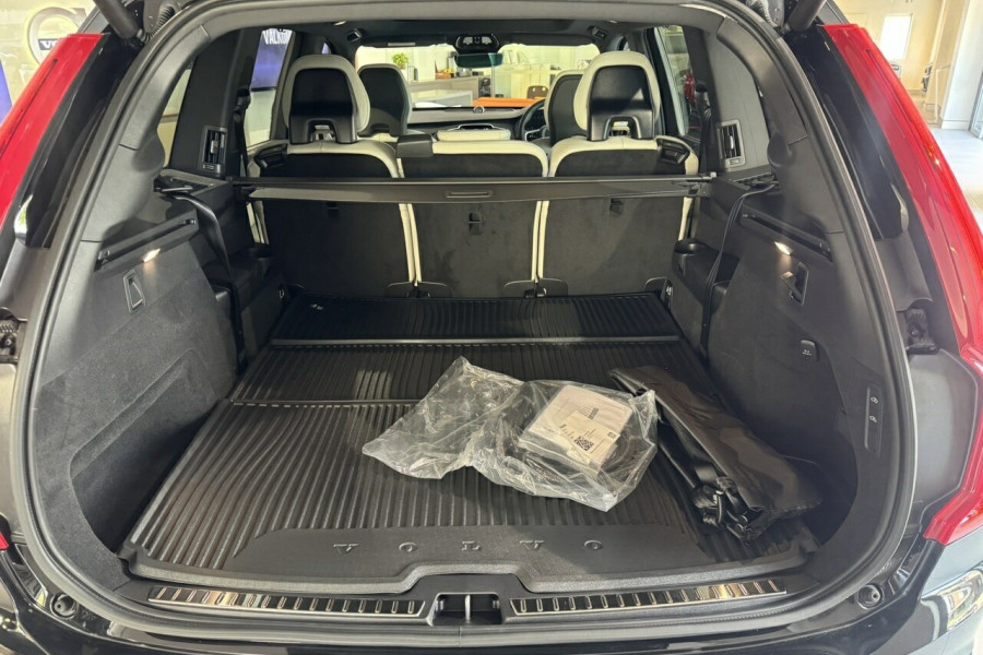 2024 MY25 Volvo XC90 L Series Ultra T8 Plug-In Hybrid SUV Image 19