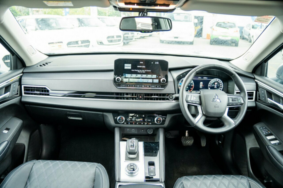 2023 Mitsubishi Outlander ZM Exceed SUV Image 20