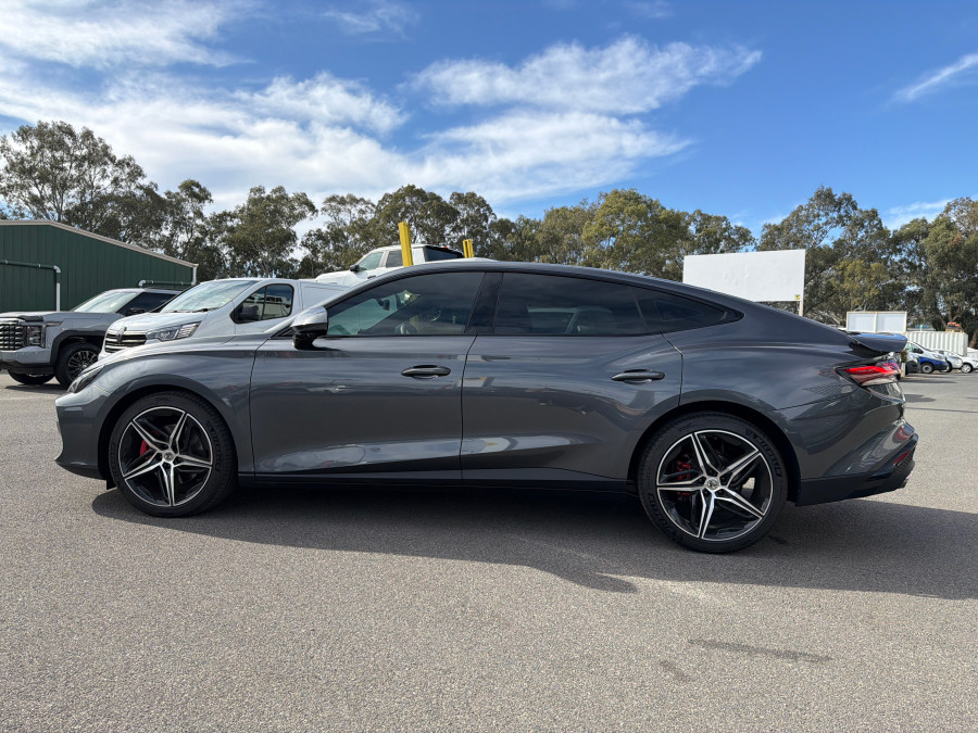 2025 MG MG7  Essence Sedan Image 6