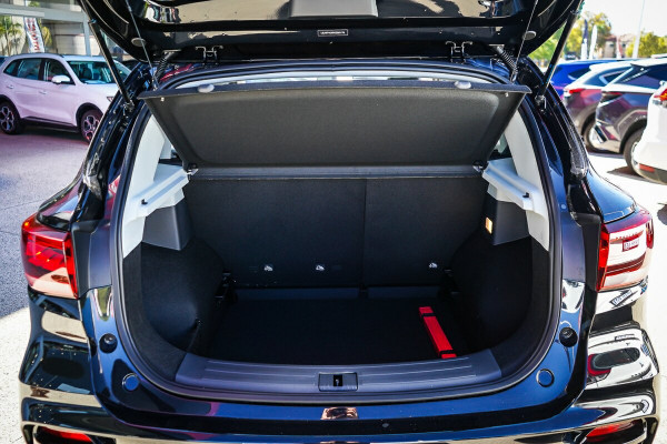 2024 MG ZST S13 Essence SUV Image 2