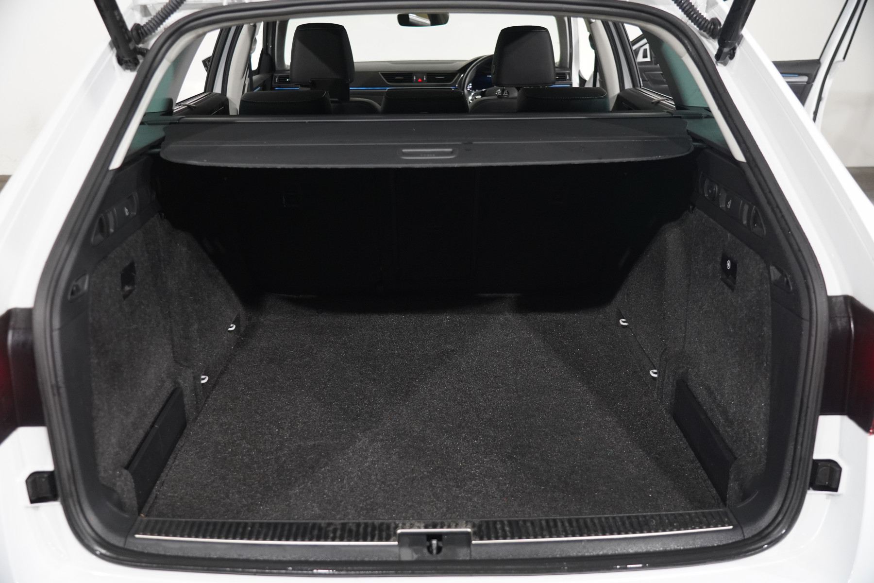 2022 Skoda Superb Style SUV Image 29