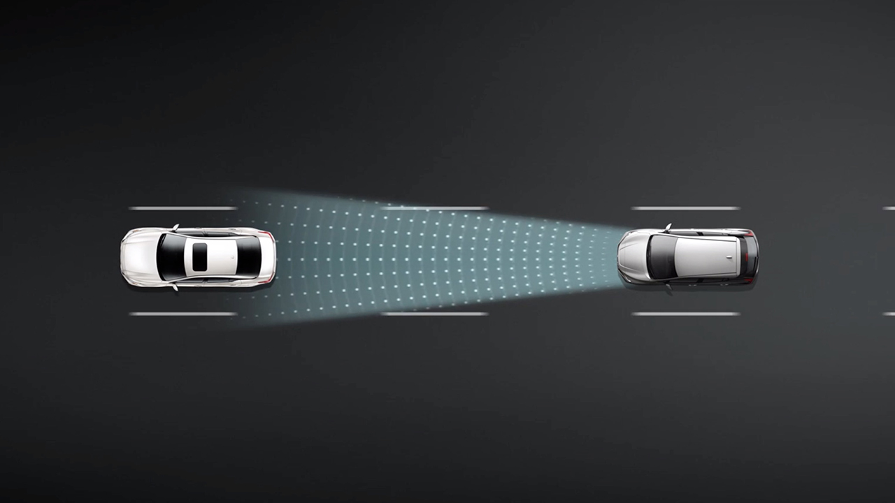 QASHQAI STEPS IN WHEN YOU NEED IT