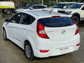 2016 MY17 Hyundai Accent RB4 Active Hatch image 6