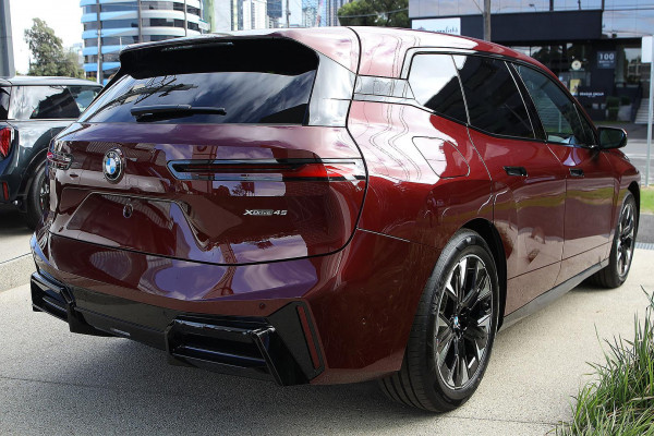 2025 BMW iX I20 xDrive45 M Sport SUV image 7