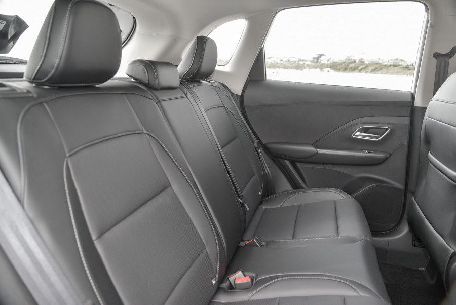 2024 MY24.5 MG ZS ZS32 Essence Hybrid+ SUV Image 17