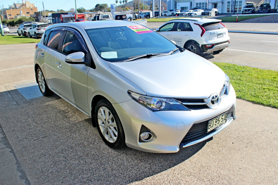 2013 Toyota Corolla ZRE182R Ascent Sport Hatch Image 4