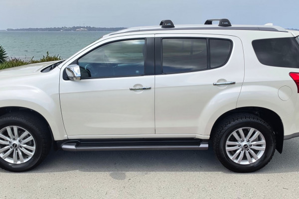 2018 Isuzu MU-X LS-T SUV Image 4