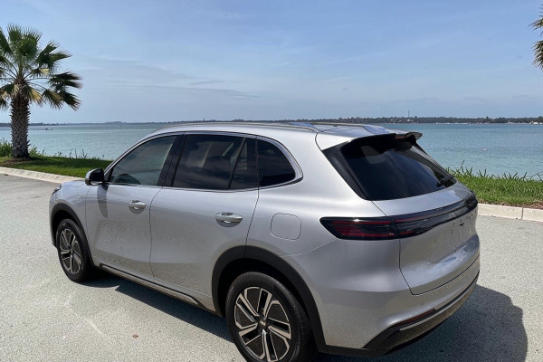 2025 MY26 Geely Starray EM-i P145 Complete SUV Image 3