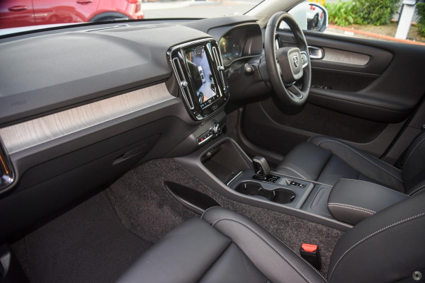2025 MY26 Volvo XC40 XZ Plus B4 SUV Image 6