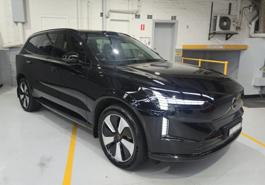 2025 Volvo EX90  Plus Twin Motor SUV Image 2