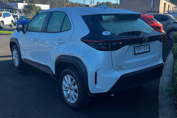 2024 Toyota Yaris Cross MXPJ10R GX HYBRID 2WD SUV Image 2