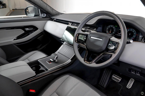 2026 MY26.5 Land Rover Range Rover Evoque L551 P300e Autobiography SUV image 6