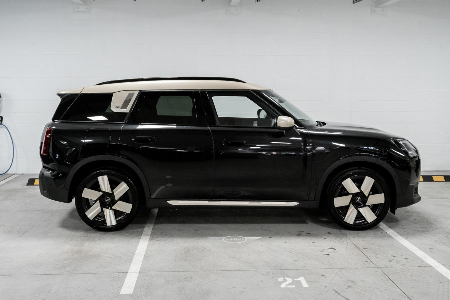 2026 MINI Countryman U25 S Favoured SUV