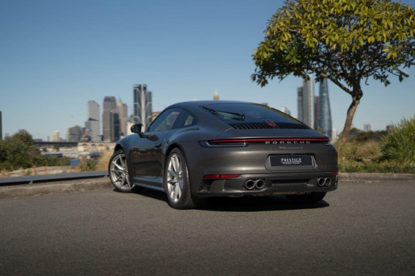 2020 Porsche 911 Carrera S Coupe Image 2
