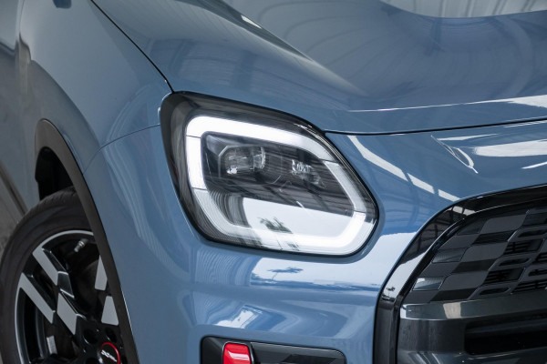 2025 MINI Countryman U25 JCW Favoured SUV image 22