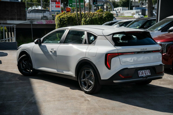 2026 Kia K4 CL4m S Hatch Image 2