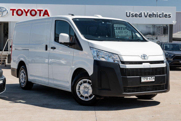 2024 Toyota HiAce GDH300R  Van Image 1