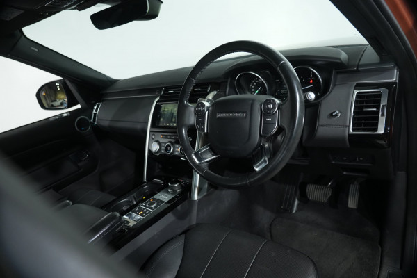 2017 Land Rover Discovery Series 5 HSE SUV image 11