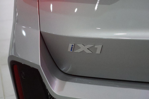 2026 BMW iX1 U11 xDrive30 M Sport SUV image 3