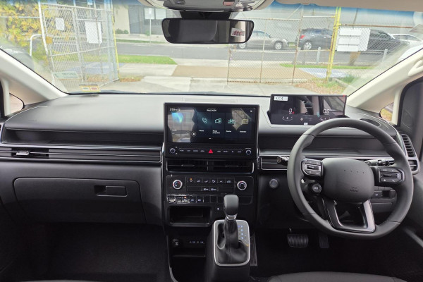 2026 MY27 Hyundai Staria Load US4.V4  Van Image 12