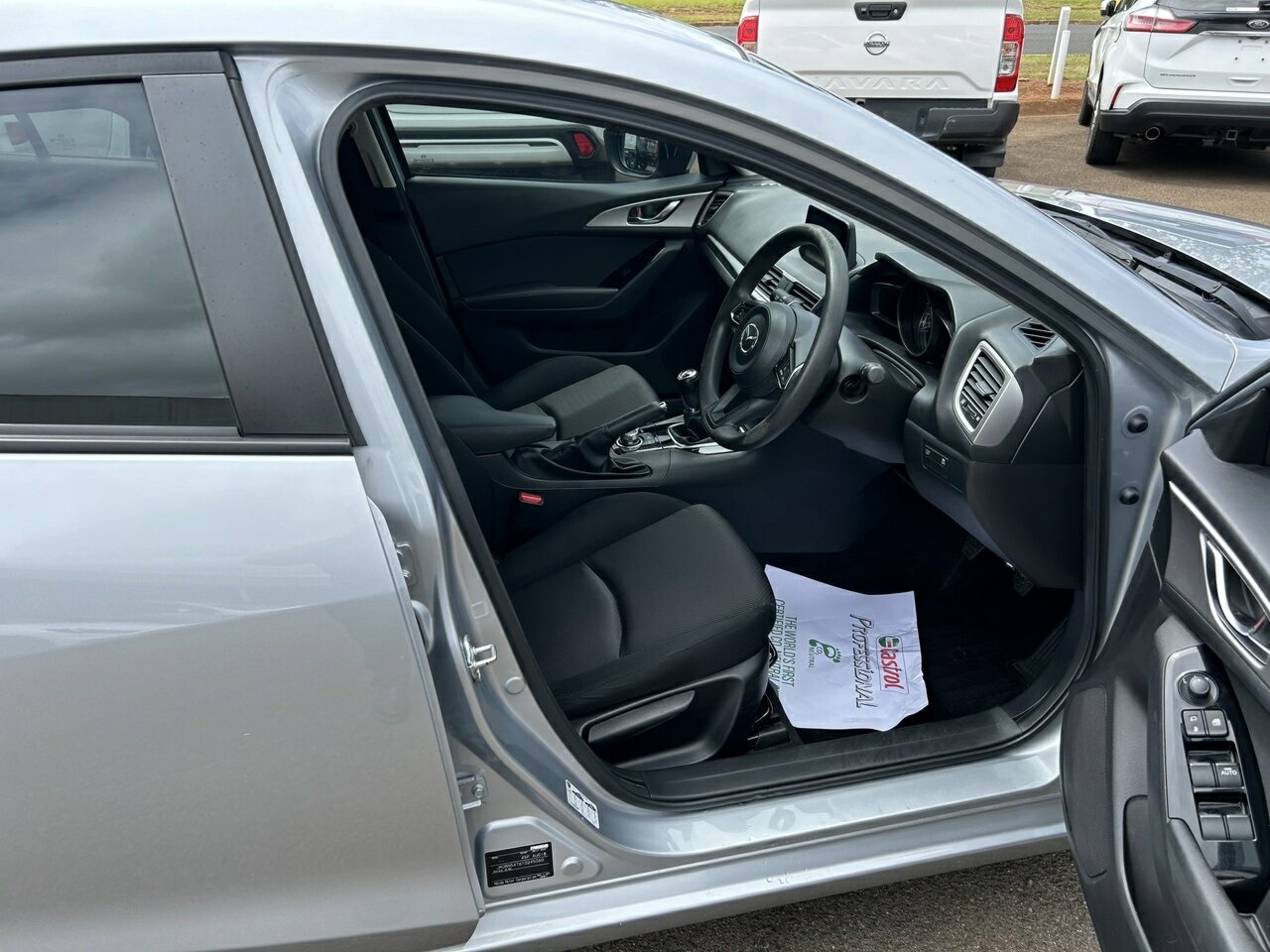 2018 Mazda 3 BN5476 Neo SKYACTIV-MT Sport Hatch Image 16