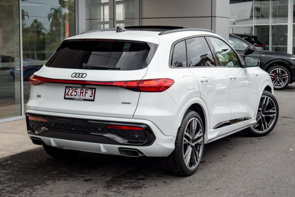 2026 Audi Q5 e-hybrid 270kW SUV image 2
