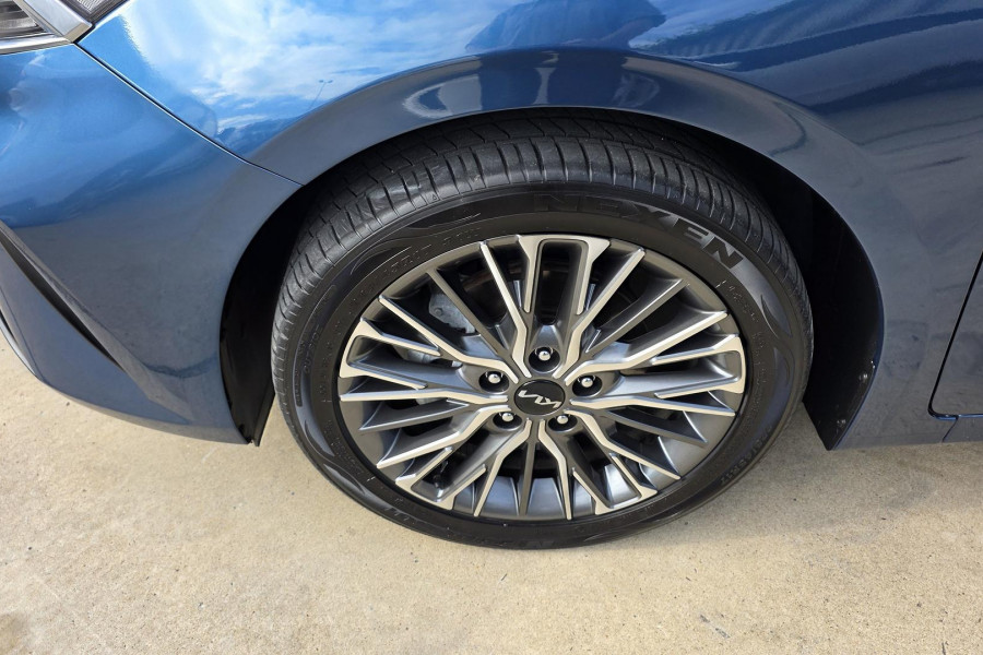 2021 MY22 Kia Cerato BD Sport+ Hatch Image 32