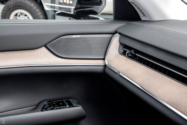 2025 Volvo EX90 No Series Plus Twin Motor SUV Image 11