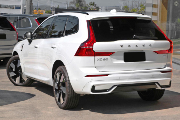 2025 Volvo XC60 UZ Plus T8 Plug-in Hybrid SUV Image 4