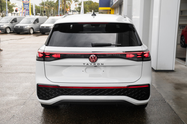 2026 Volkswagen Tayron R4 200TSI eHybrid R-Line SUV Image 5