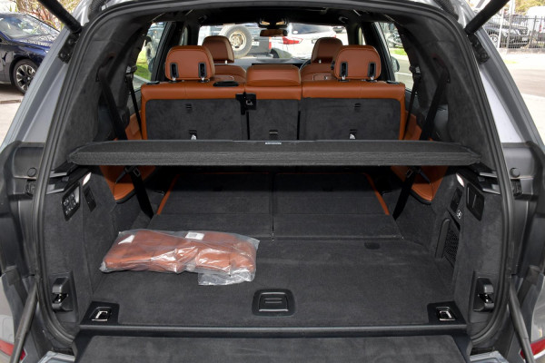 2025 BMW X7 G07 LCI xDrive40d M Sport SUV image 25