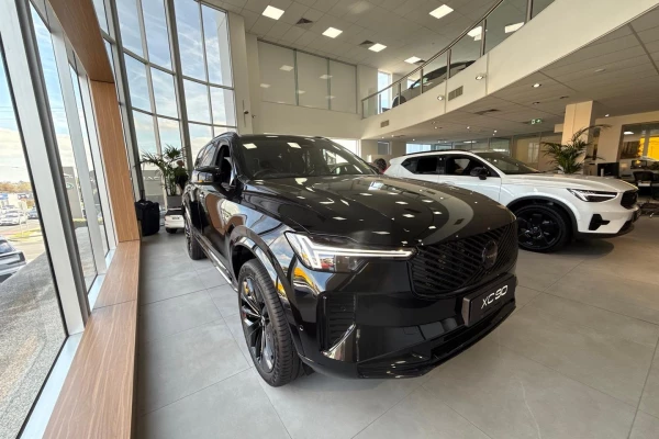 2026 Volvo XC90 L Series  Black Edition SUV Image 3