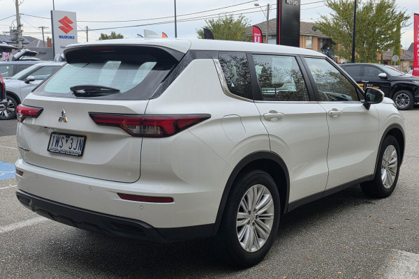 2023 Mitsubishi Outlander ZM ES SUV Image 7