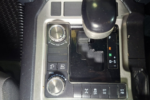 2016 Toyota LandCruiser VDJ200R GXL SUV Image 22