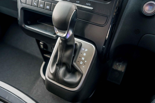 2026 MY27 Hyundai Staria Load US4.V4  Van Image 18