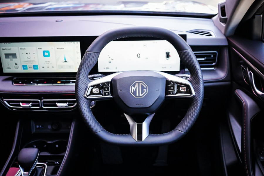 2025 MG HS AS33 Essence SUV Image 11