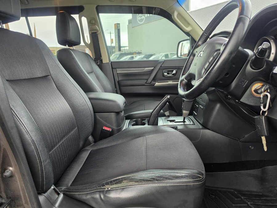 2015 MY16 Mitsubishi Pajero NX GLS SUV Image 19