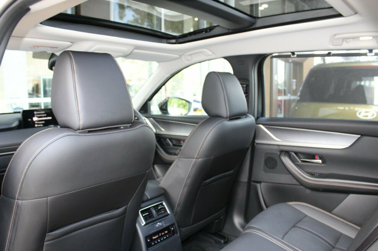 2024 Mazda CX-80 KL D50e GT SUV Image 18