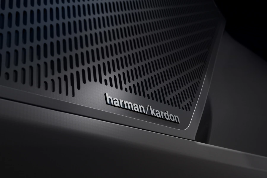 Harman/Kardon premium sound system