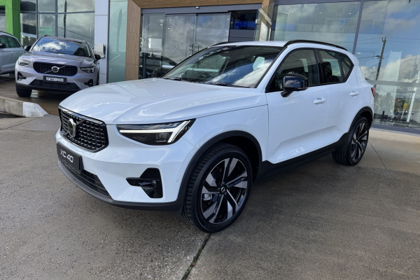2026 Volvo XC40 XZ Ultra B4 Dark SUV Image 1