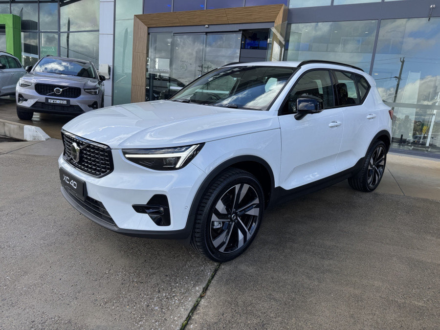 2026 Volvo XC40 XZ Ultra B4 Dark SUV Image 1