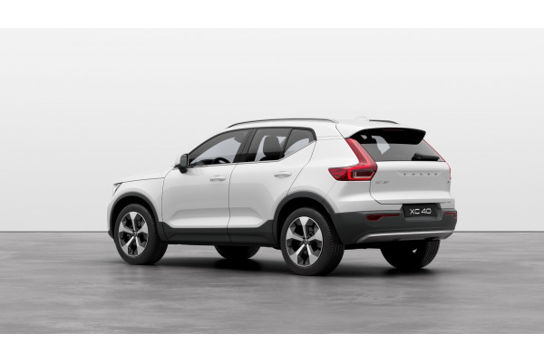 2025 Volvo XC40 XZ Ultra B4 Bright SUV Image 3
