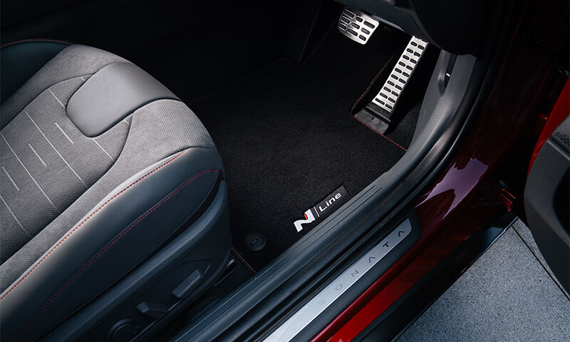 Tailored carpet floor mats (set of 4)