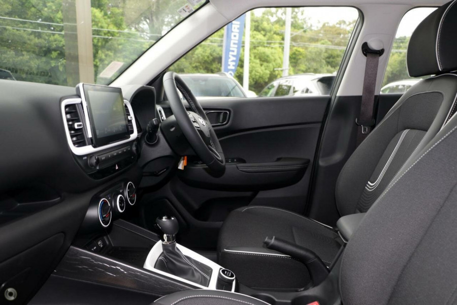 2025 Hyundai Venue QX.V5 Active SUV Image 8