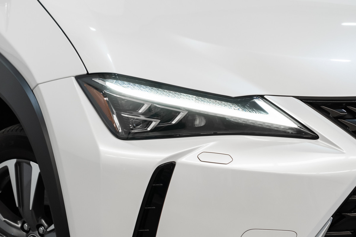 2021 Lexus Ux300e Sports Luxury SUV Image 2