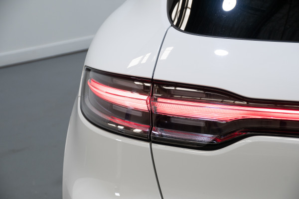 2021 Porsche Macan GTS SUV image 11