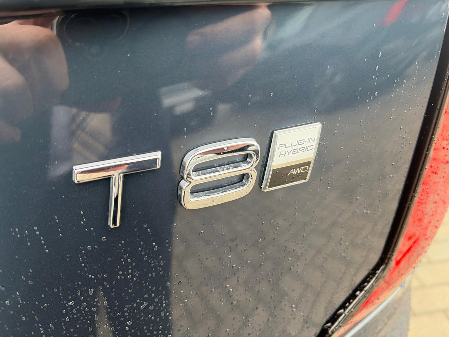 2025 MY26 Volvo XC90 L Series Plus T8 Plug-in Hybrid Dark SUV Image 10