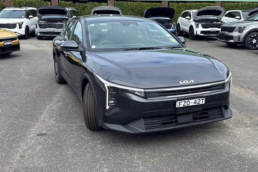 2025 MY26 Kia K4 CL4m S Hatch Image 1